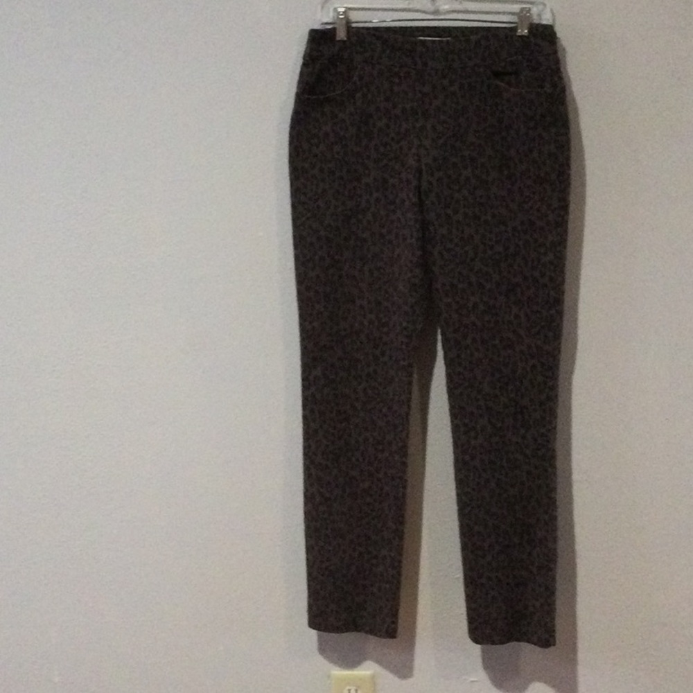 Liz Claiborne Classic Leopard Print Pull On Pant Size 6